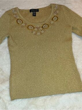 Cable & Gauge Shimmery Gold Beaded w Pink/White Pearls. Scoop Neck Knit Top